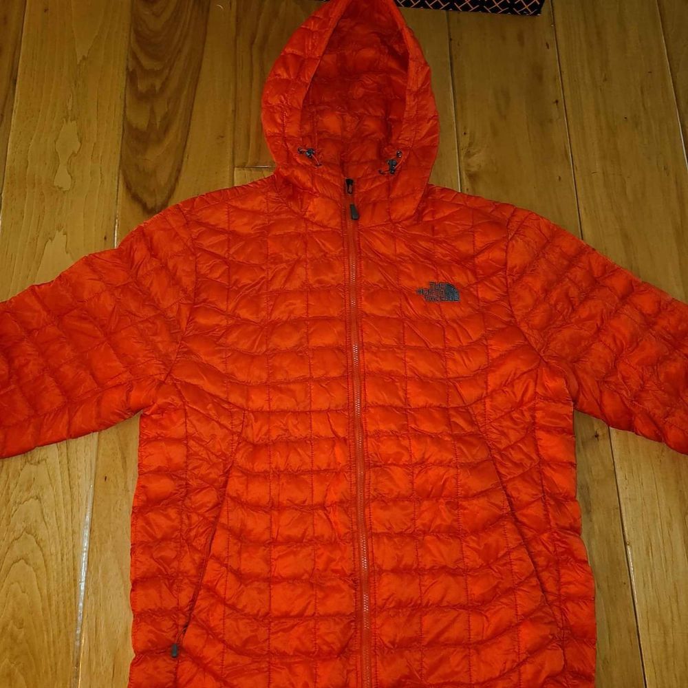 The North Face Men Red Orange Thermoball Hooded Quilted Puffer Jacket Coat Small